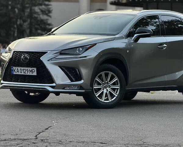 Серый Лексус НХ, объемом двигателя 2 л и пробегом 47 тыс. км за 30000 $, фото 9 на Automoto.ua