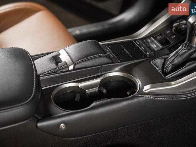 Сірий Лексус НХ, об'ємом двигуна 2.49 л та пробігом 69 тис. км за 37500 $, фото 26 на Automoto.ua