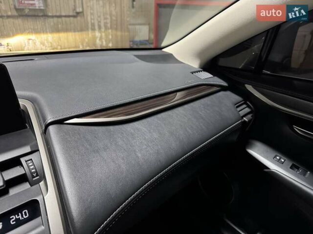 Сірий Лексус НХ, об'ємом двигуна 1.99 л та пробігом 35 тис. км за 35555 $, фото 42 на Automoto.ua