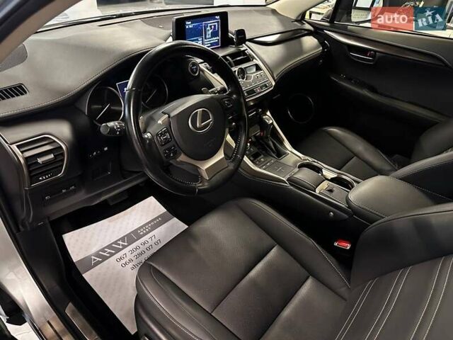 Сірий Лексус НХ, об'ємом двигуна 2.49 л та пробігом 100 тис. км за 32900 $, фото 12 на Automoto.ua