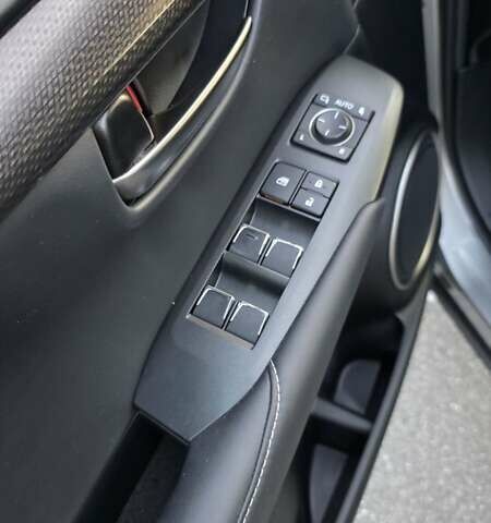 Серый Лексус НХ, объемом двигателя 2 л и пробегом 51 тыс. км за 28500 $, фото 16 на Automoto.ua