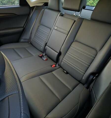 Серый Лексус НХ, объемом двигателя 2 л и пробегом 51 тыс. км за 28500 $, фото 26 на Automoto.ua