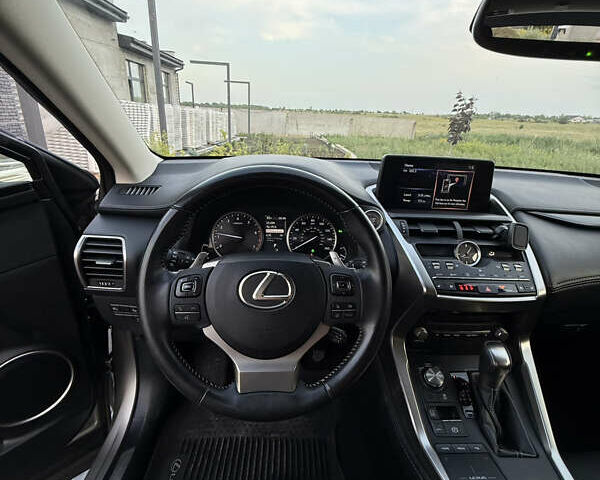 Сірий Лексус НХ, об'ємом двигуна 2 л та пробігом 59 тис. км за 32000 $, фото 12 на Automoto.ua