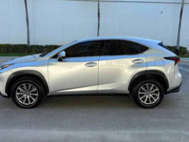 Сірий Лексус НХ, об'ємом двигуна 2 л та пробігом 65 тис. км за 12350 $, фото 7 на Automoto.ua