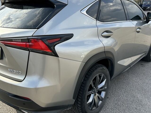 Сірий Лексус НХ, об'ємом двигуна 2 л та пробігом 131 тис. км за 30000 $, фото 2 на Automoto.ua