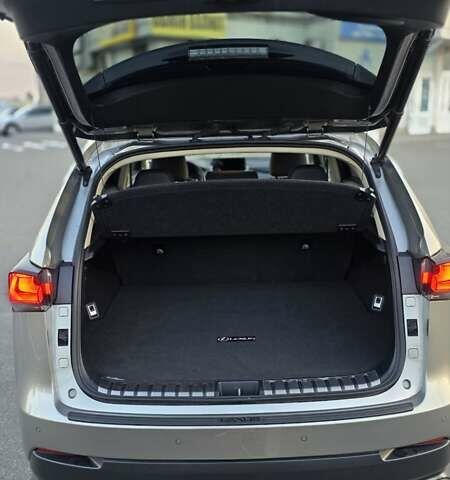 Серый Лексус НХ, объемом двигателя 2 л и пробегом 51 тыс. км за 28500 $, фото 13 на Automoto.ua