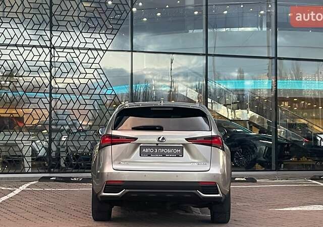 Сірий Лексус НХ, об'ємом двигуна 2.49 л та пробігом 90 тис. км за 34651 $, фото 3 на Automoto.ua