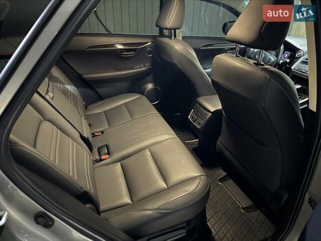 Сірий Лексус НХ, об'ємом двигуна 1.99 л та пробігом 35 тис. км за 35555 $, фото 31 на Automoto.ua