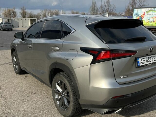 Сірий Лексус НХ, об'ємом двигуна 2 л та пробігом 131 тис. км за 30000 $, фото 3 на Automoto.ua