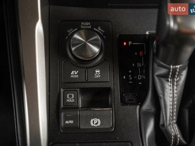 Сірий Лексус НХ, об'ємом двигуна 2.49 л та пробігом 69 тис. км за 37500 $, фото 27 на Automoto.ua