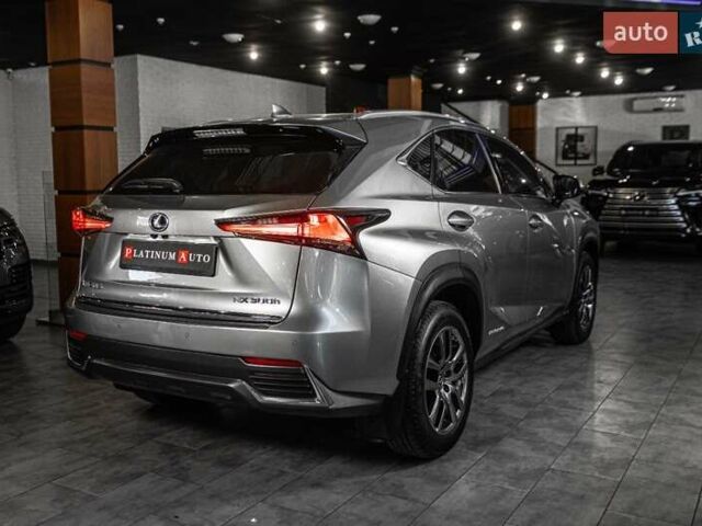 Сірий Лексус НХ, об'ємом двигуна 2.49 л та пробігом 69 тис. км за 37500 $, фото 5 на Automoto.ua