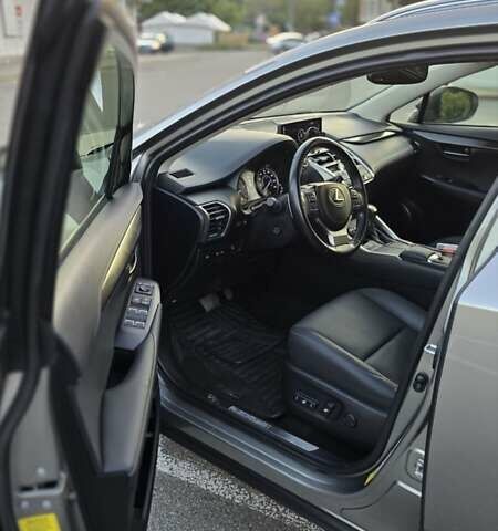 Серый Лексус НХ, объемом двигателя 2 л и пробегом 51 тыс. км за 28500 $, фото 15 на Automoto.ua