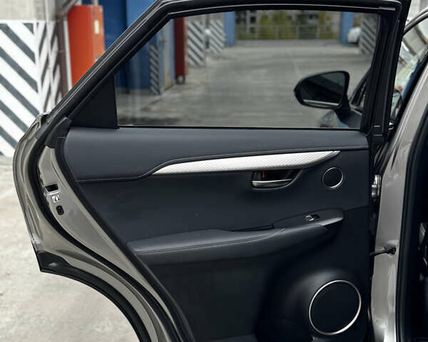 Лексус НХ 2018 у Києві на Automoto.ua Сірий Лексус НХ, об'ємом двигуна 2 л та пробігом 82 тис. км за 36000 $, фото 34 на Automoto.ua
