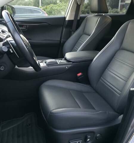 Серый Лексус НХ, объемом двигателя 2 л и пробегом 51 тыс. км за 28500 $, фото 29 на Automoto.ua