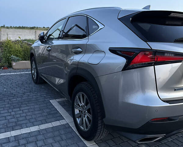 Серый Лексус НХ, объемом двигателя 2 л и пробегом 59 тыс. км за 30000 $, фото 8 на Automoto.ua