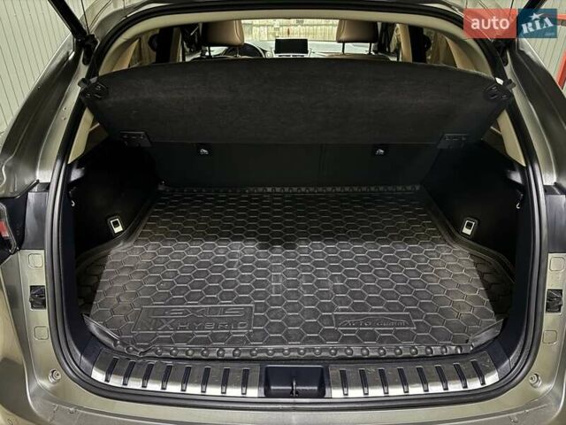 Сірий Лексус НХ, об'ємом двигуна 1.99 л та пробігом 35 тис. км за 35555 $, фото 44 на Automoto.ua