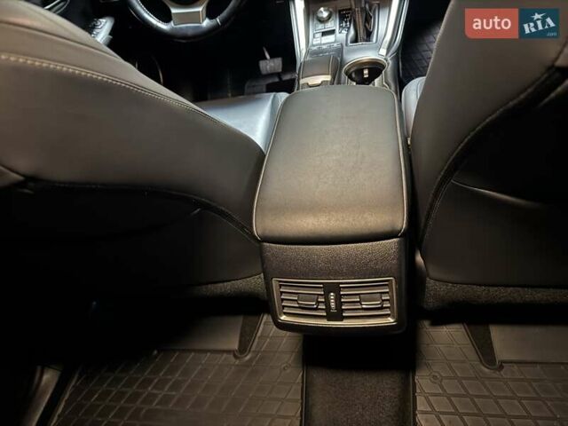 Сірий Лексус НХ, об'ємом двигуна 1.99 л та пробігом 35 тис. км за 35555 $, фото 33 на Automoto.ua