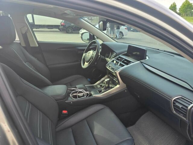 Сірий Лексус НХ, об'ємом двигуна 2 л та пробігом 48 тис. км за 28500 $, фото 1 на Automoto.ua