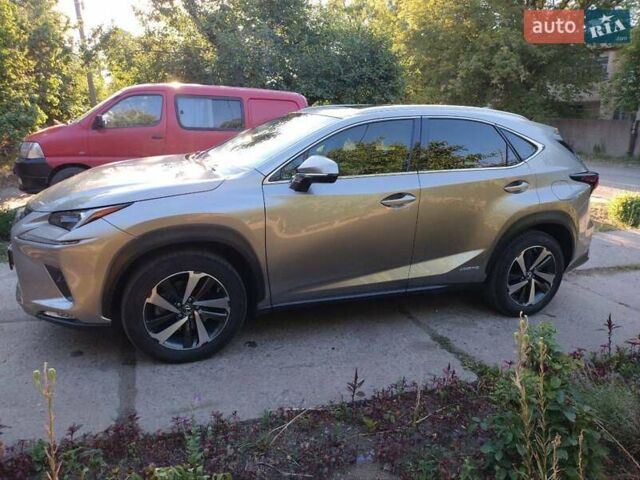 Серый Лексус НХ, объемом двигателя 2.49 л и пробегом 106 тыс. км за 29800 $, фото 2 на Automoto.ua