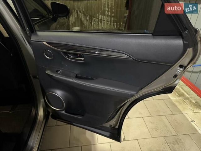 Сірий Лексус НХ, об'ємом двигуна 1.99 л та пробігом 35 тис. км за 35555 $, фото 32 на Automoto.ua