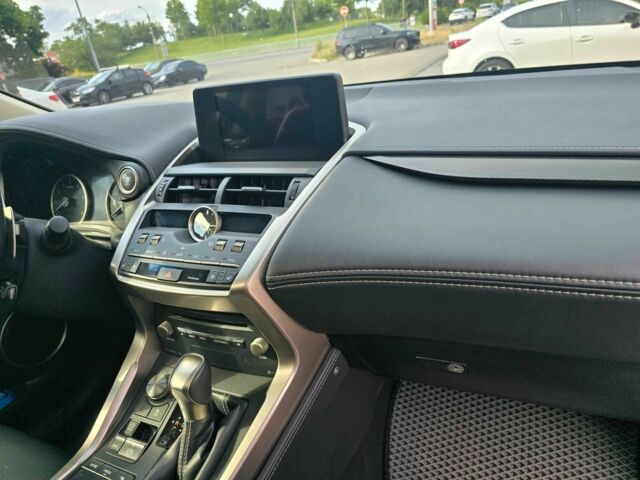 Сірий Лексус НХ, об'ємом двигуна 2 л та пробігом 48 тис. км за 28500 $, фото 6 на Automoto.ua