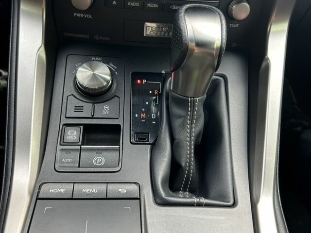 Сірий Лексус НХ, об'ємом двигуна 2 л та пробігом 131 тис. км за 30000 $, фото 22 на Automoto.ua