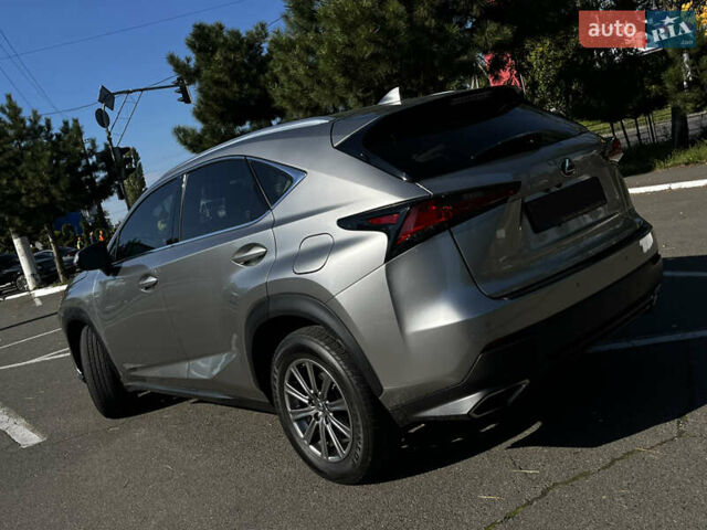Сірий Лексус НХ, об'ємом двигуна 2 л та пробігом 76 тис. км за 26800 $, фото 6 на Automoto.ua