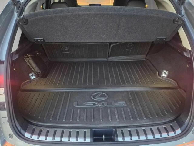 Серый Лексус НХ, объемом двигателя 2 л и пробегом 75 тыс. км за 16700 $, фото 15 на Automoto.ua