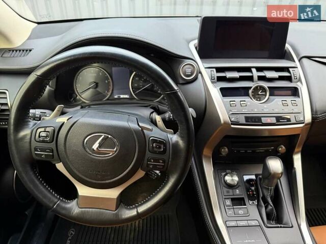 Серый Лексус НХ, объемом двигателя 2 л и пробегом 35 тыс. км за 24999 $, фото 14 на Automoto.ua