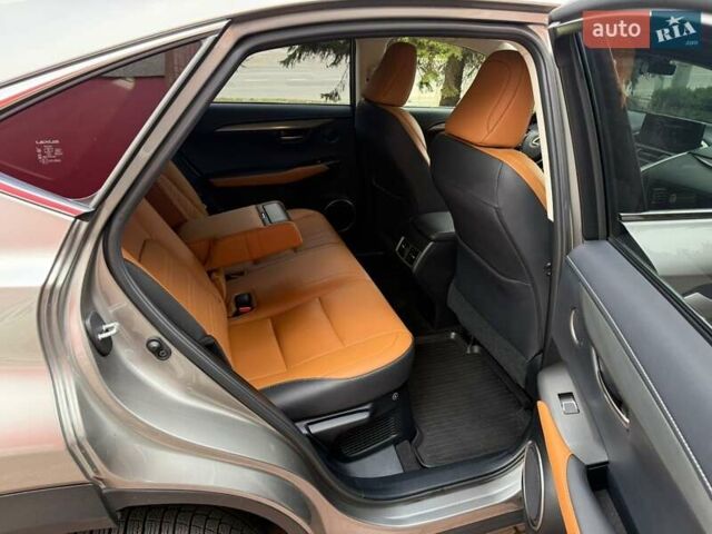 Сірий Лексус НХ, об'ємом двигуна 2.49 л та пробігом 64 тис. км за 35990 $, фото 21 на Automoto.ua