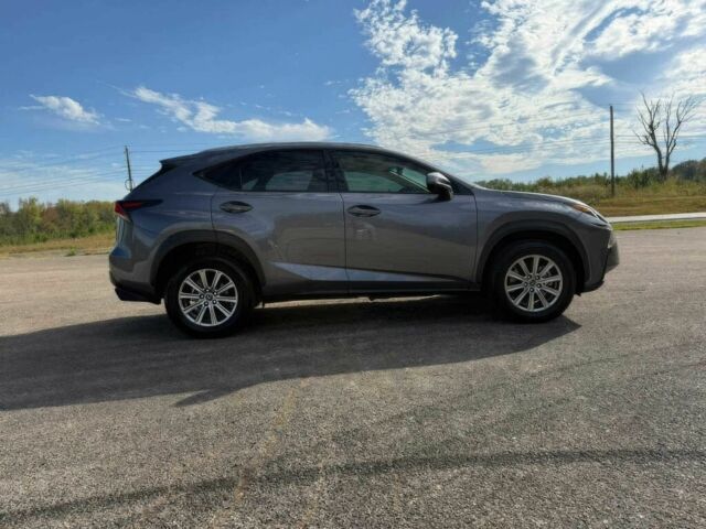 Серый Лексус НХ, объемом двигателя 2 л и пробегом 35 тыс. км за 14000 $, фото 1 на Automoto.ua