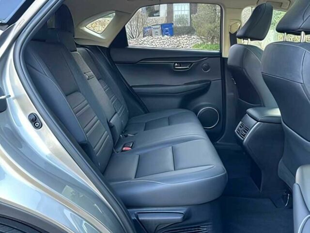 Серый Лексус НХ, объемом двигателя 2 л и пробегом 50 тыс. км за 8100 $, фото 11 на Automoto.ua