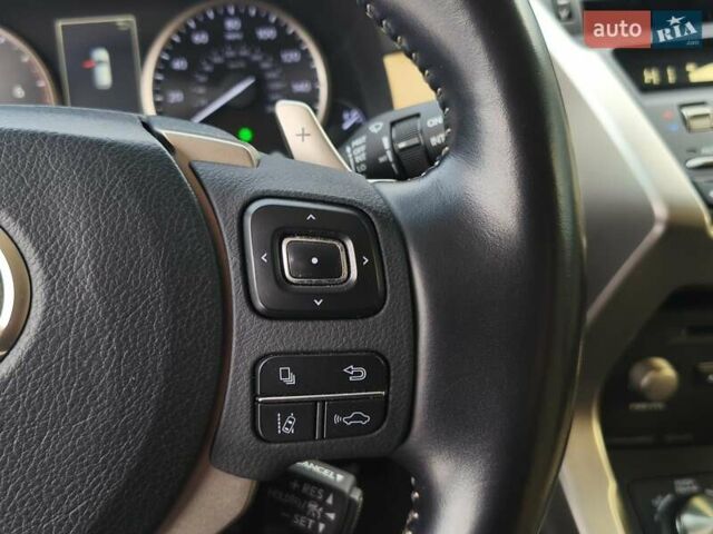 Сірий Лексус НХ, об'ємом двигуна 2.49 л та пробігом 54 тис. км за 36900 $, фото 25 на Automoto.ua