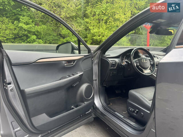 Серый Лексус НХ, объемом двигателя 2 л и пробегом 34 тыс. км за 27200 $, фото 39 на Automoto.ua