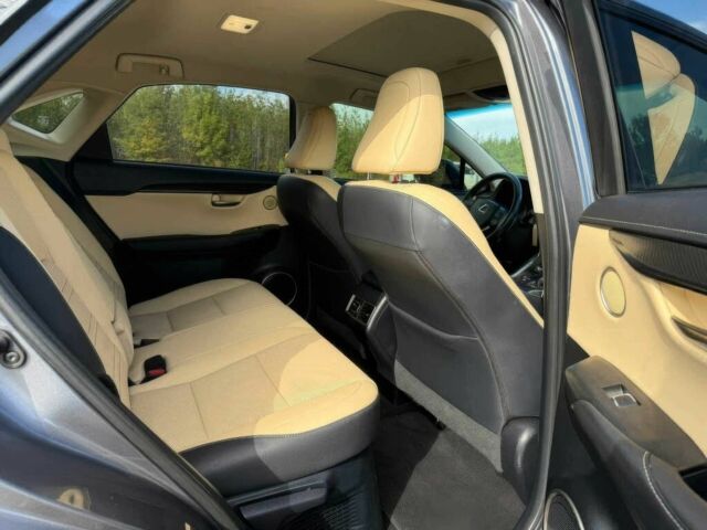 Серый Лексус НХ, объемом двигателя 2 л и пробегом 35 тыс. км за 14000 $, фото 10 на Automoto.ua