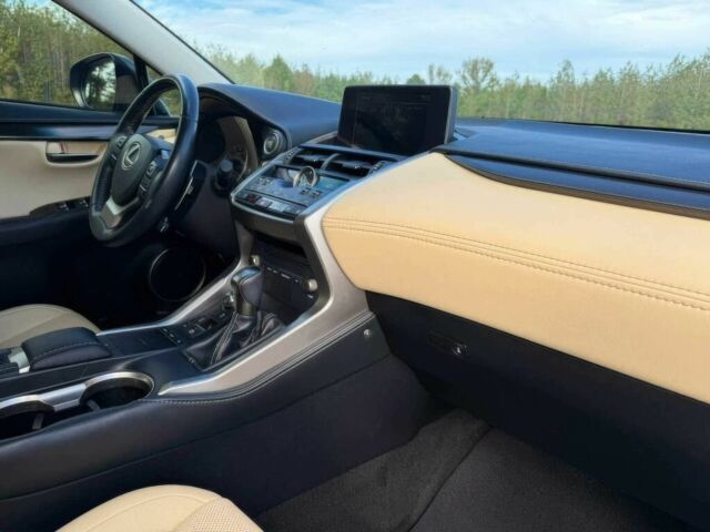 Серый Лексус НХ, объемом двигателя 2 л и пробегом 35 тыс. км за 14000 $, фото 6 на Automoto.ua