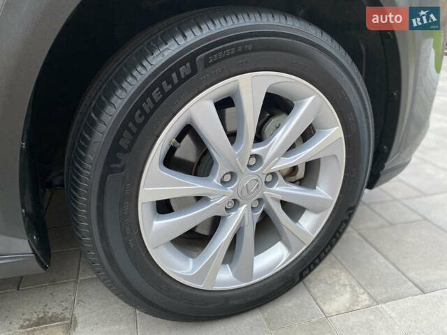 Лексус НХ 2019 в Житомире на Automoto.ua Серый Лексус НХ, объемом двигателя 2.49 л и пробегом 43 тыс. км за 32800 $, фото 11 на Automoto.ua