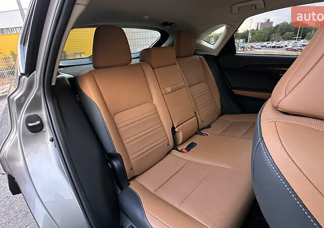 Сірий Лексус НХ, об'ємом двигуна 2 л та пробігом 70 тис. км за 25999 $, фото 39 на Automoto.ua