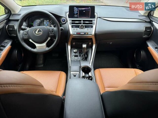 Сірий Лексус НХ, об'ємом двигуна 2.49 л та пробігом 64 тис. км за 35990 $, фото 12 на Automoto.ua