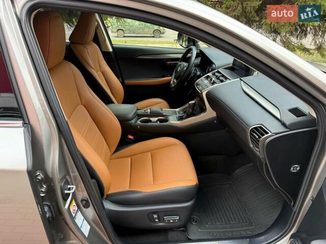 Сірий Лексус НХ, об'ємом двигуна 2.49 л та пробігом 64 тис. км за 35990 $, фото 31 на Automoto.ua