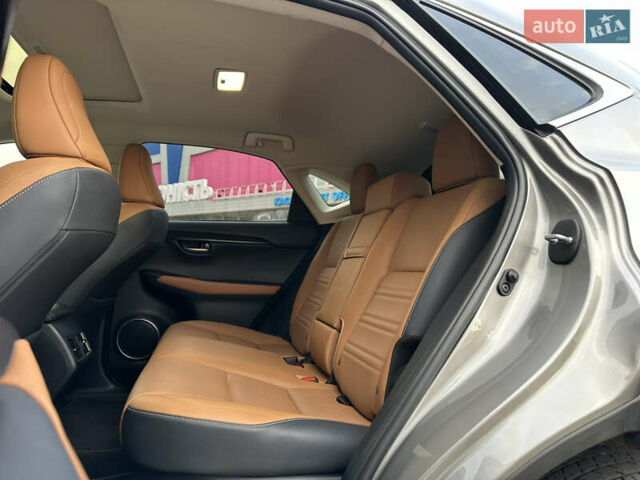 Сірий Лексус НХ, об'ємом двигуна 2 л та пробігом 70 тис. км за 25999 $, фото 25 на Automoto.ua