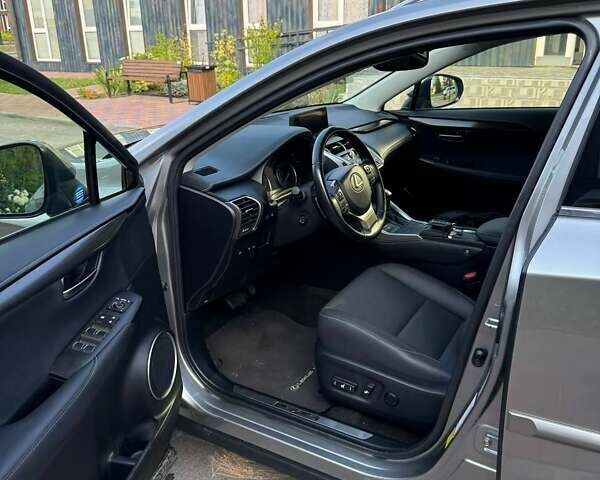 Серый Лексус НХ, объемом двигателя 2 л и пробегом 25 тыс. км за 31000 $, фото 9 на Automoto.ua