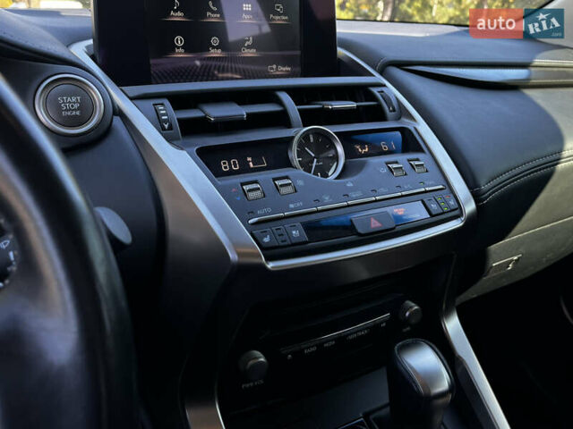 Сірий Лексус НХ, об'ємом двигуна 2 л та пробігом 76 тис. км за 26800 $, фото 28 на Automoto.ua