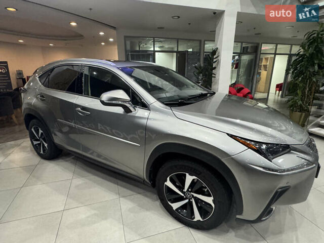 Сірий Лексус НХ, об'ємом двигуна 2 л та пробігом 26 тис. км за 29990 $, фото 3 на Automoto.ua