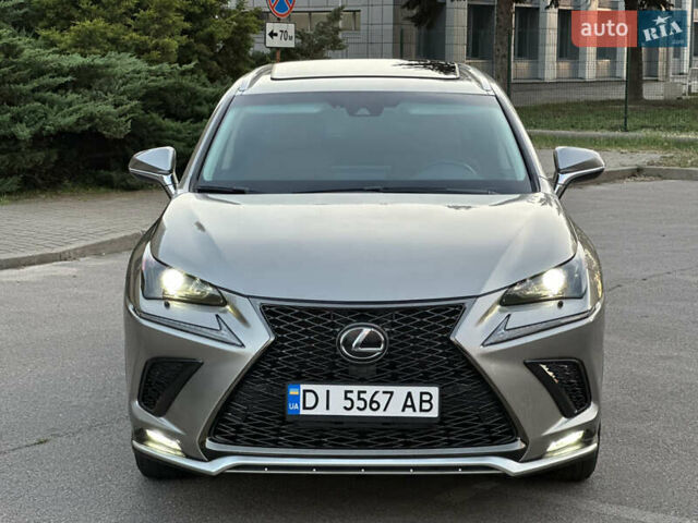 Сірий Лексус НХ, об'ємом двигуна 2 л та пробігом 70 тис. км за 25999 $, фото 3 на Automoto.ua