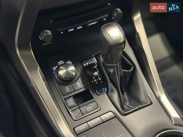 Серый Лексус НХ, объемом двигателя 1.99 л и пробегом 195 тыс. км за 27900 $, фото 15 на Automoto.ua