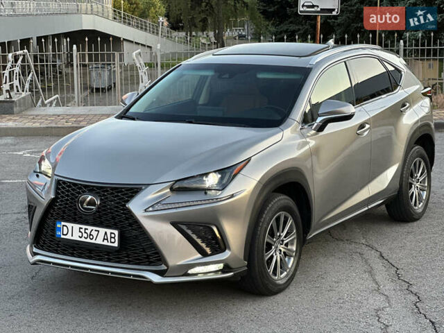 Сірий Лексус НХ, об'ємом двигуна 2 л та пробігом 70 тис. км за 25999 $, фото 8 на Automoto.ua