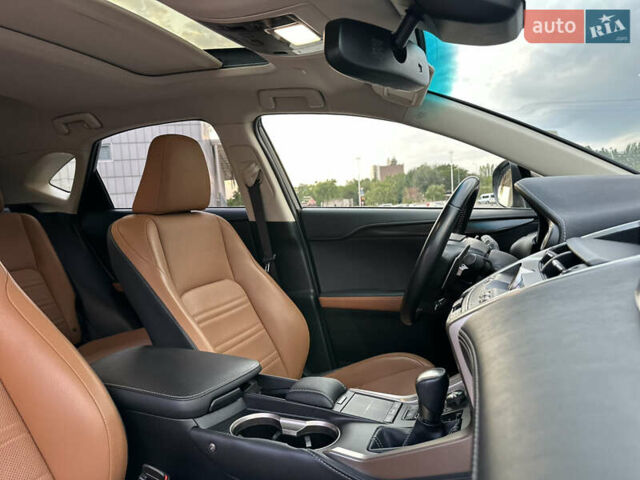 Сірий Лексус НХ, об'ємом двигуна 2 л та пробігом 70 тис. км за 25999 $, фото 32 на Automoto.ua