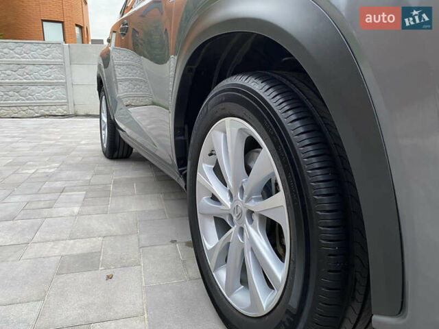Сірий Лексус НХ, об'ємом двигуна 2.49 л та пробігом 43 тис. км за 33500 $, фото 29 на Automoto.ua