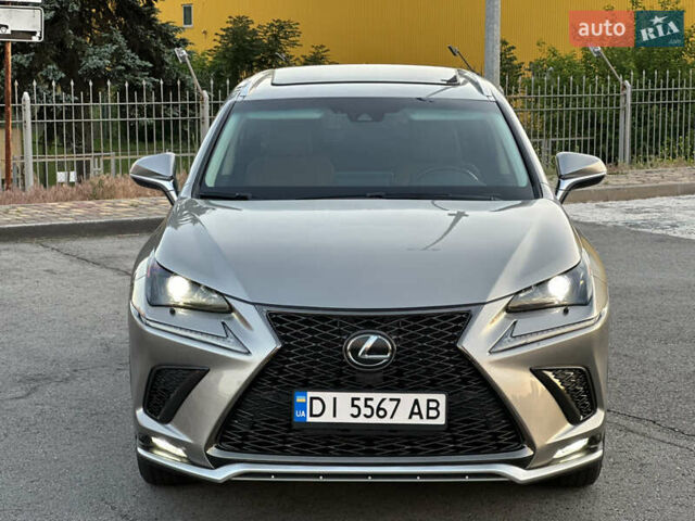 Сірий Лексус НХ, об'ємом двигуна 2 л та пробігом 70 тис. км за 25999 $, фото 6 на Automoto.ua